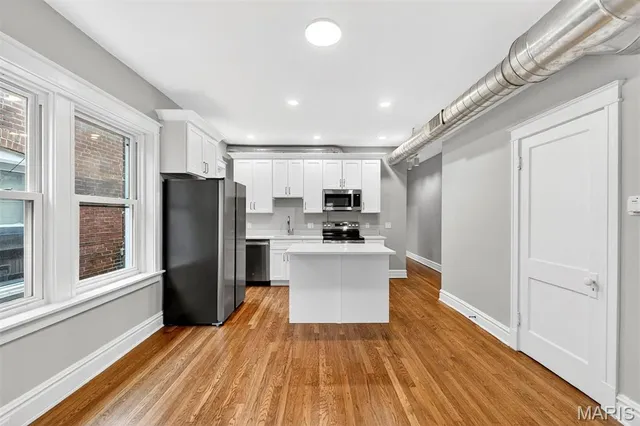 $1,875 | 6432 Alamo Avenue, Unit 1E, Clayton, MO 63105