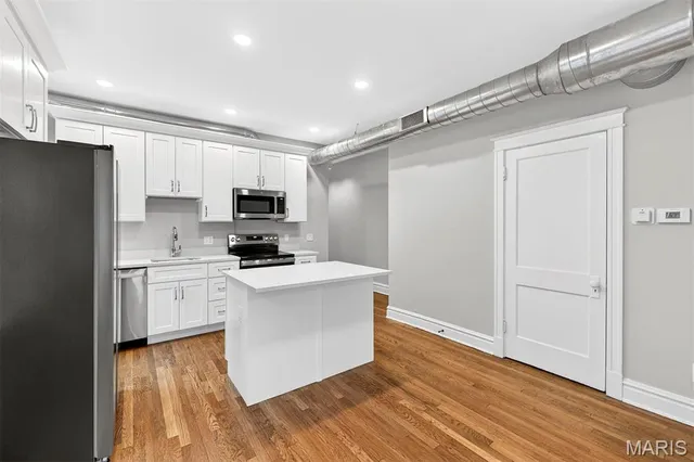 $1,875 | 6432 Alamo Avenue, Unit 1E, Clayton, MO 63105