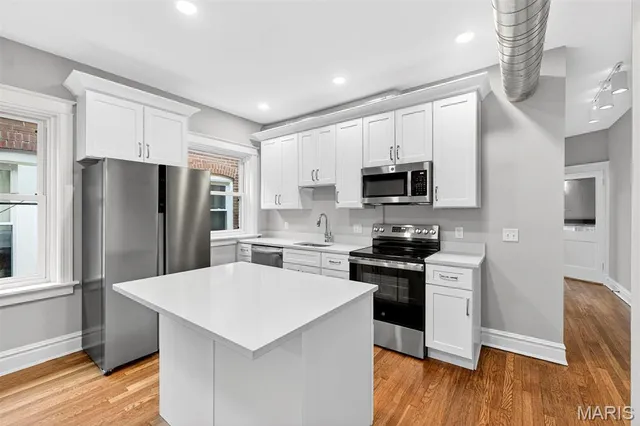 $1,875 | 6432 Alamo Avenue, Unit 1E, Clayton, MO 63105