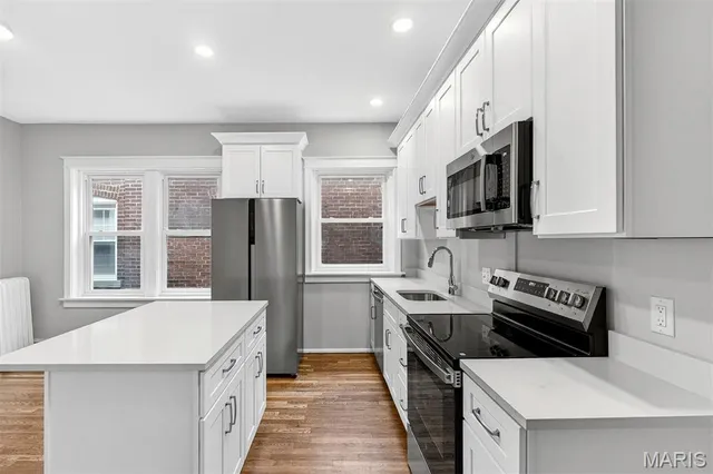 $1,875 | 6432 Alamo Avenue, Unit 1E, Clayton, MO 63105