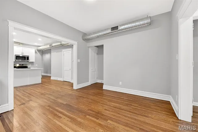 $1,875 | 6432 Alamo Avenue, Unit 1E, Clayton, MO 63105