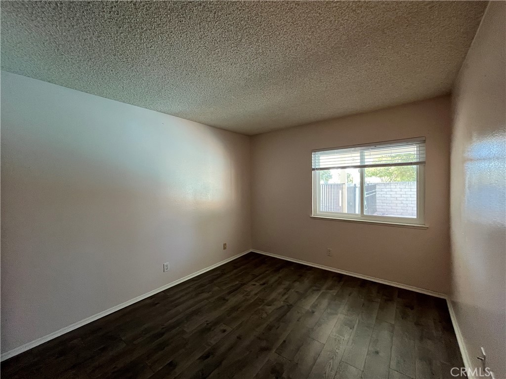 2534 Roxy Street Simi Valley, CA 93065 - Photo 8 of 19