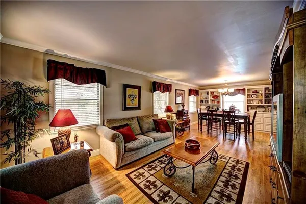 $260,000 | 300 East 7th Street, Natchitoches, LA 71457