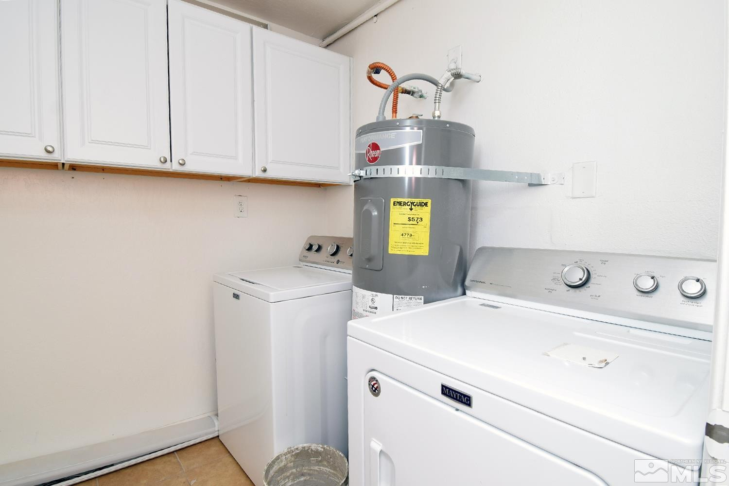 486 Highland Avenue Reno, NV 89512 - Photo 29 of 33 a utility room with dryer and washer
