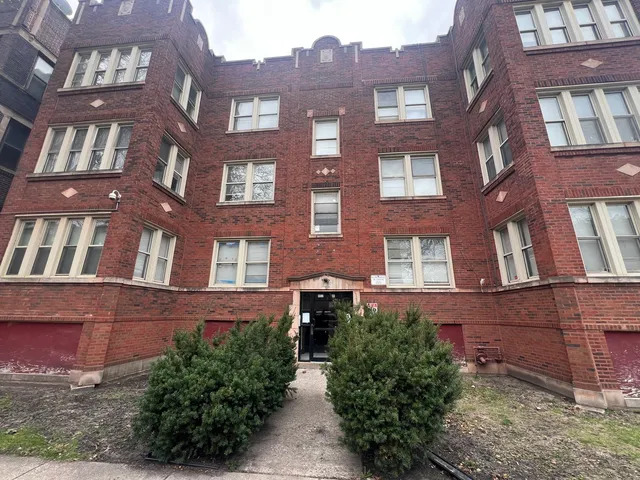 $1,300 | 6802 South Clyde Avenue, Unit 2, Chicago, IL 60649