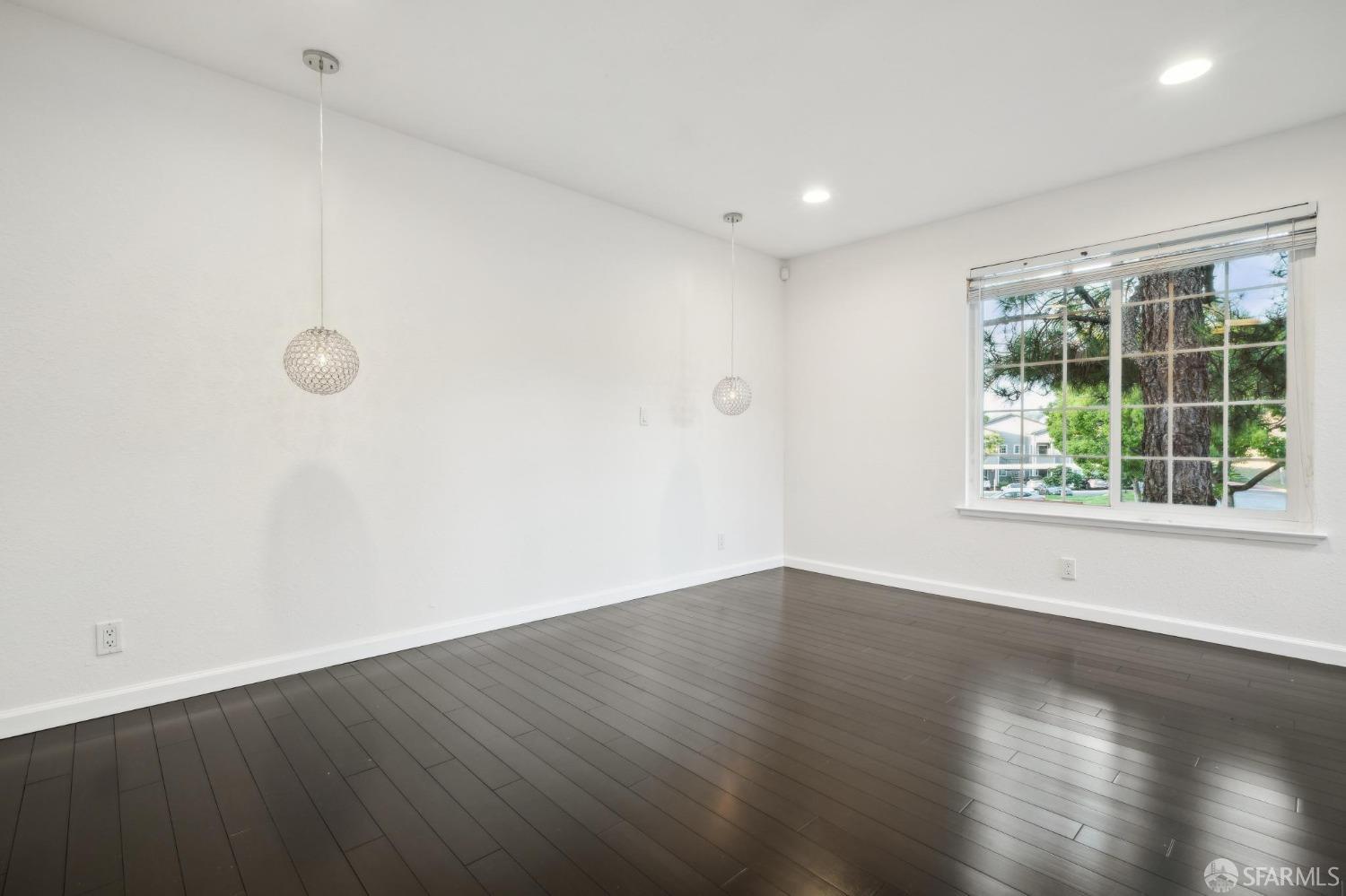 660 Canyon Oaks Drive, Unit E Oakland, CA 94605 - Photo 12 of 28