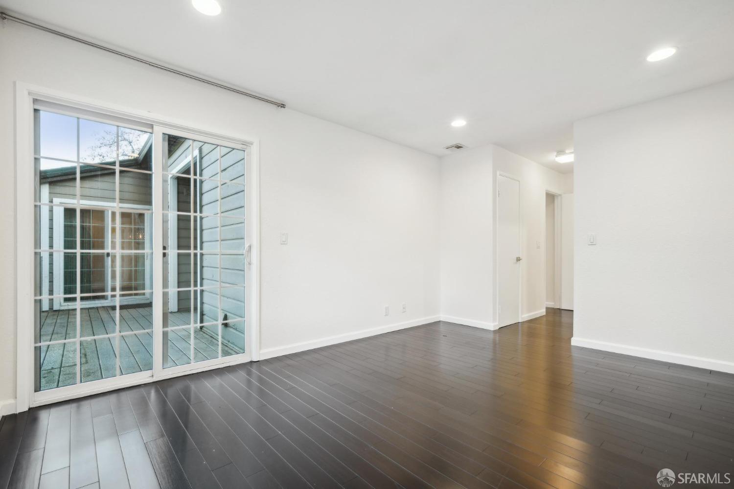 660 Canyon Oaks Drive, Unit E Oakland, CA 94605 - Photo 13 of 28