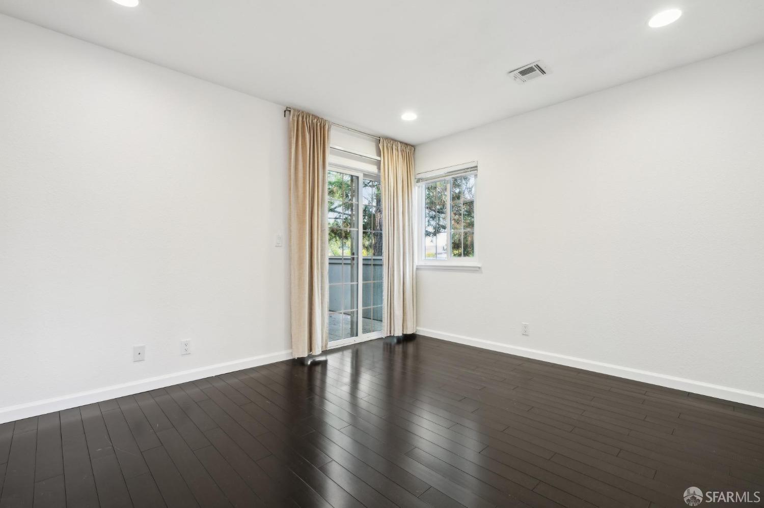 660 Canyon Oaks Drive, Unit E Oakland, CA 94605 - Photo 16 of 28