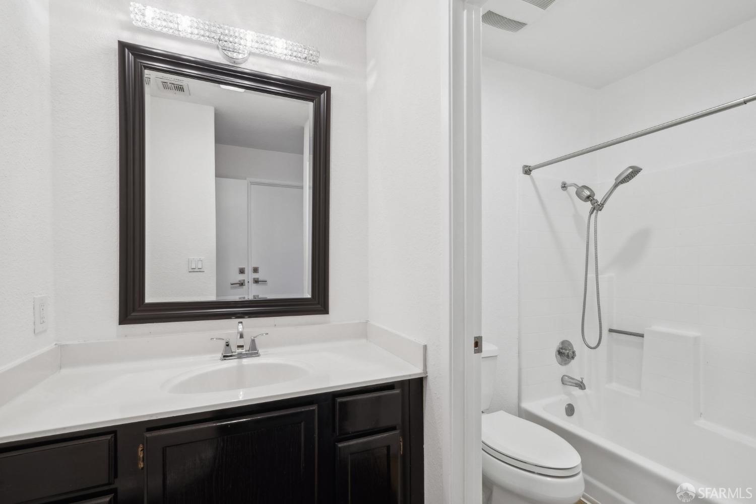 660 Canyon Oaks Drive, Unit E Oakland, CA 94605 - Photo 19 of 28