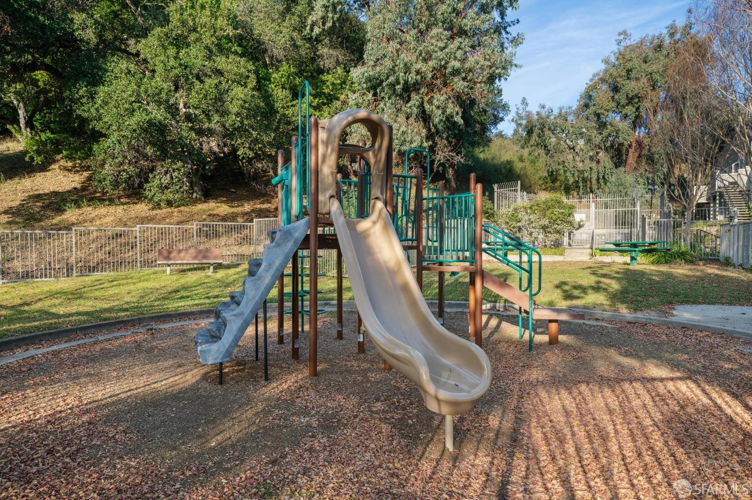 660 Canyon Oaks Drive, Unit E Oakland, CA 94605 - Photo 28 of 28