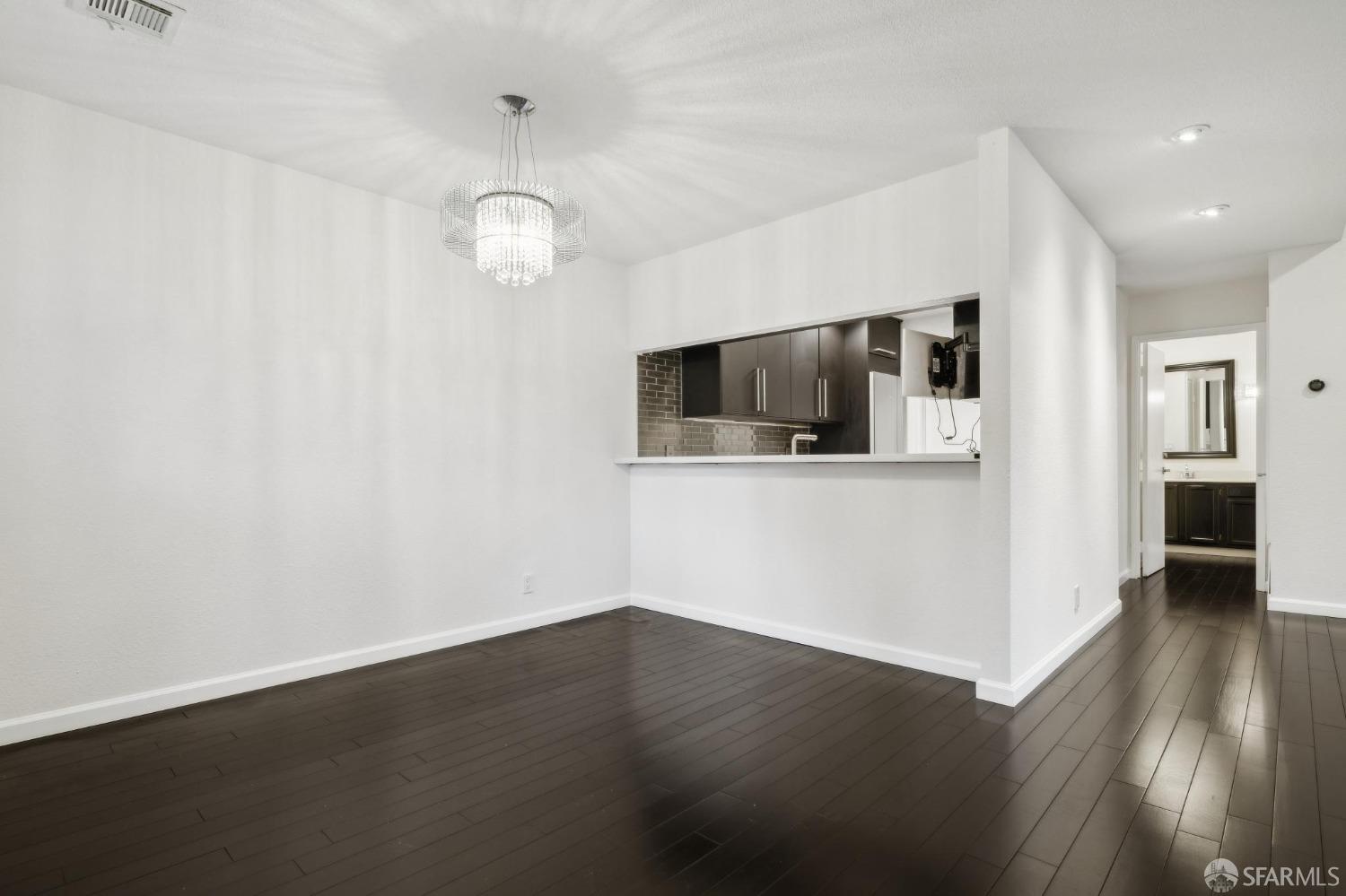 660 Canyon Oaks Drive, Unit E Oakland, CA 94605 - Photo 7 of 28