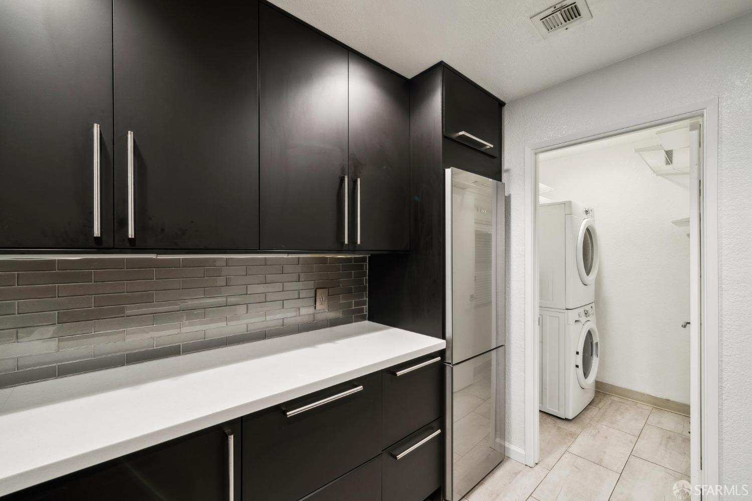 660 Canyon Oaks Drive, Unit E Oakland, CA 94605 - Photo 10 of 28