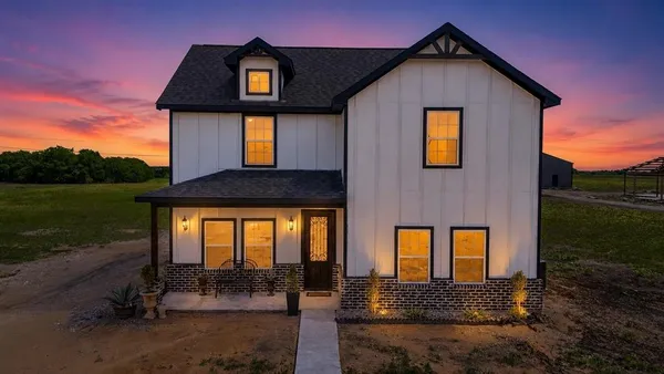 $550,000 | 505 Farmer Road, Ennis, TX 75119