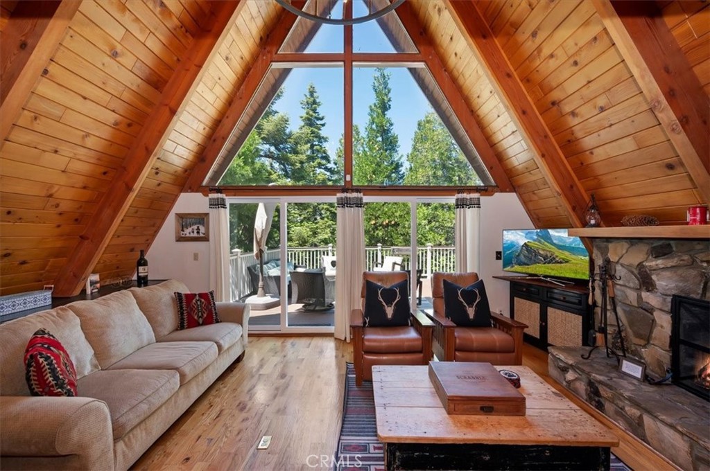 349 Castle Gate Road Lake Arrowhead, CA 92352 - Photo 4 of 73