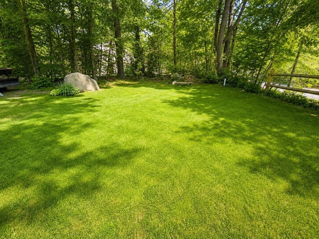 20 Pinecrest Road, Unit 20 Uxbridge, MA 01569 - Photo 18 of 26