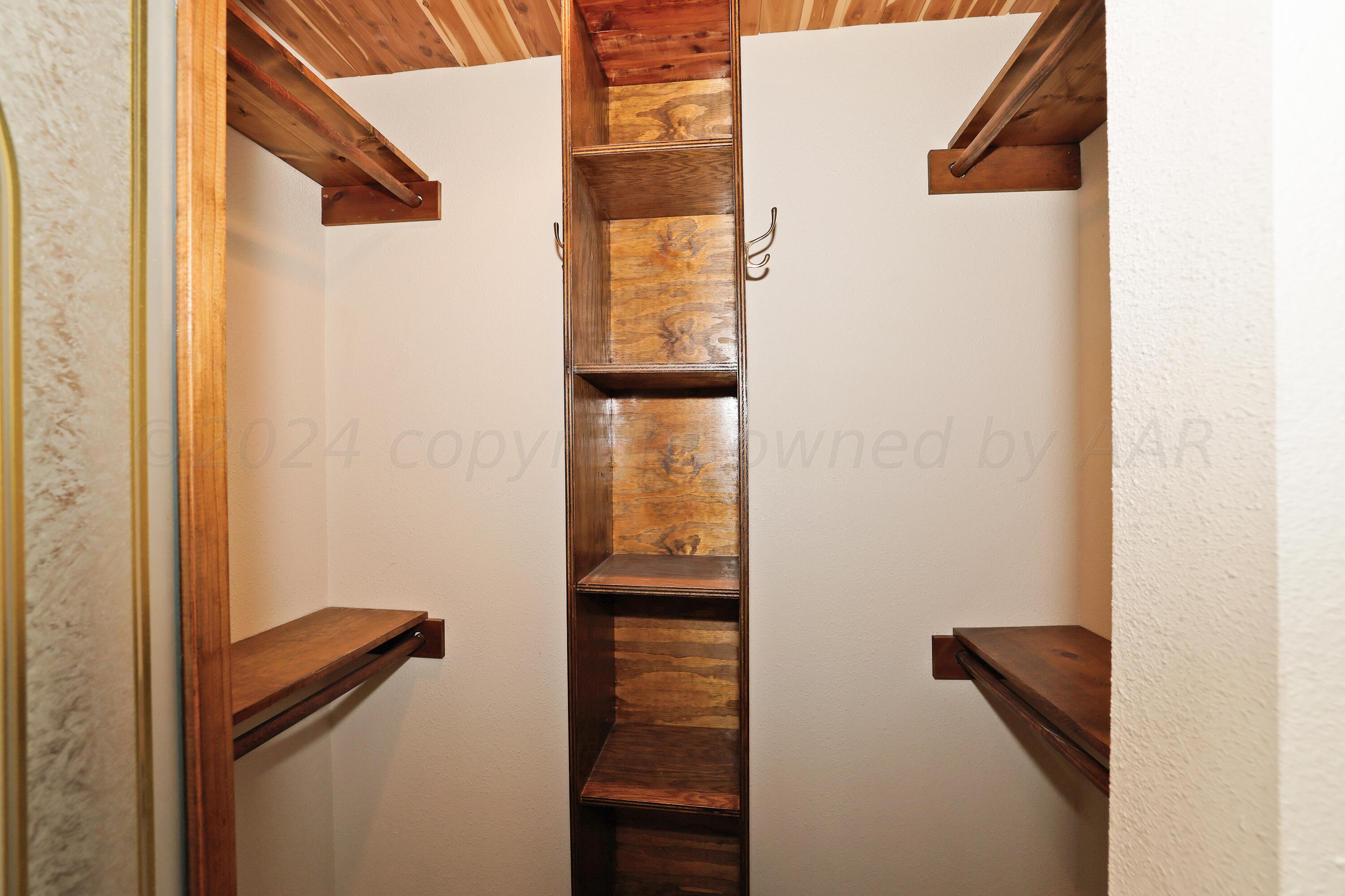 4045 South Fm 1258 (pullman) Amarillo, TX 79111 - Photo 23 of 45 Master Closet