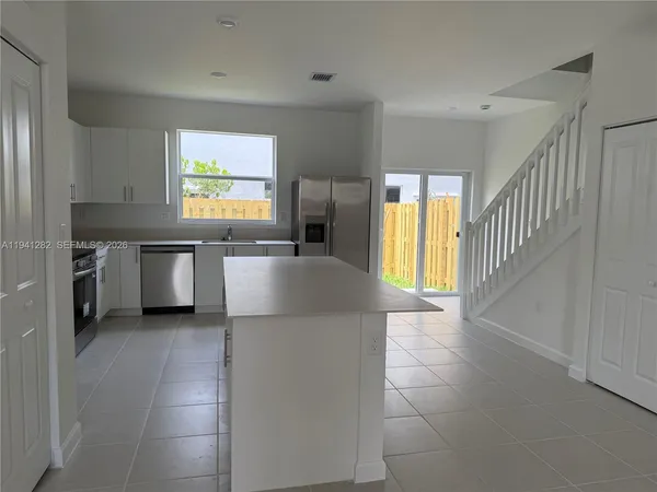 $2,350 | 1182 Southeast 1st Terrace, Florida City, FL 33034
