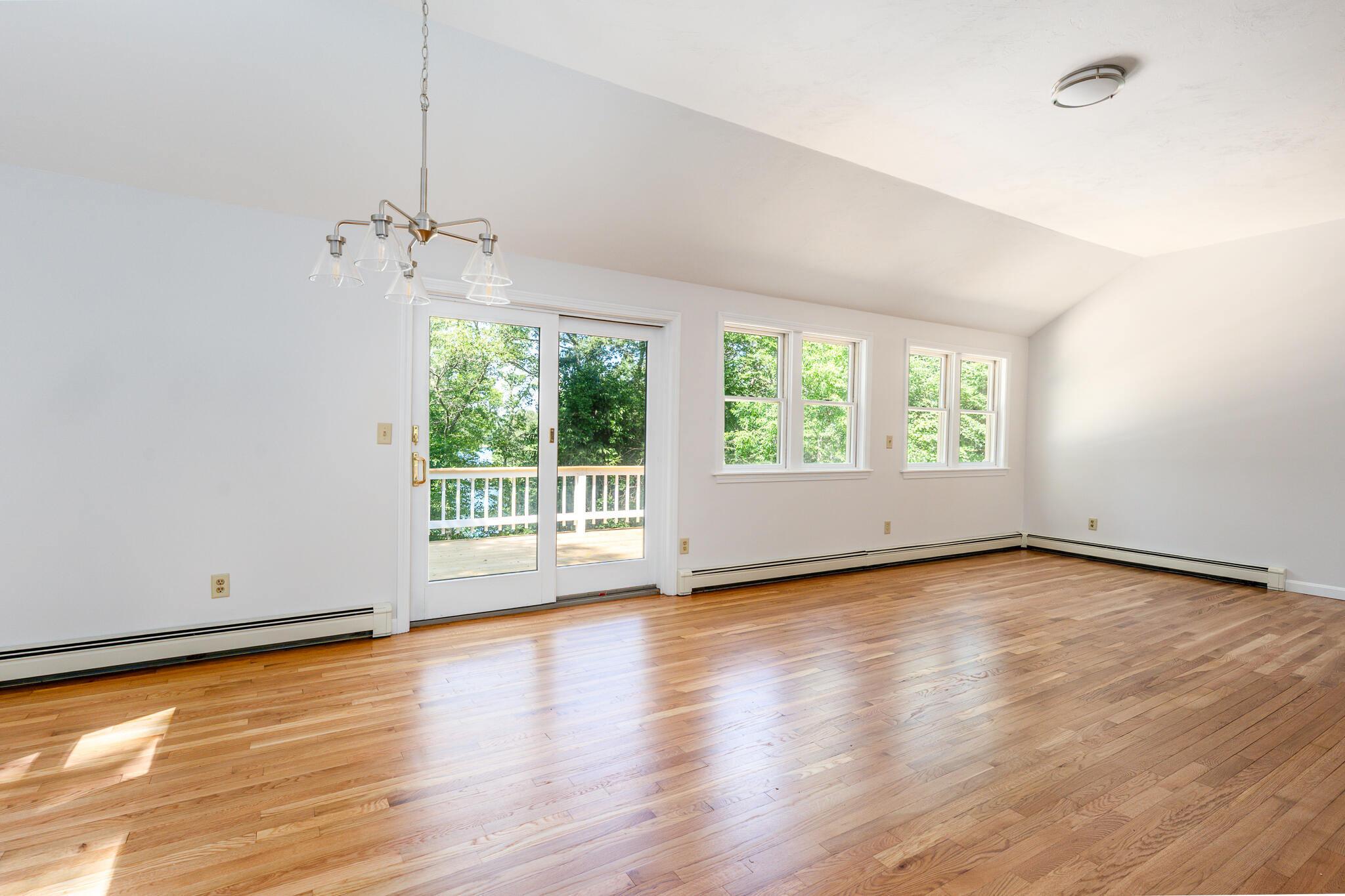 100 Farmersville Road Sandwich, MA 02563 - Photo 17 of 35 livroom1