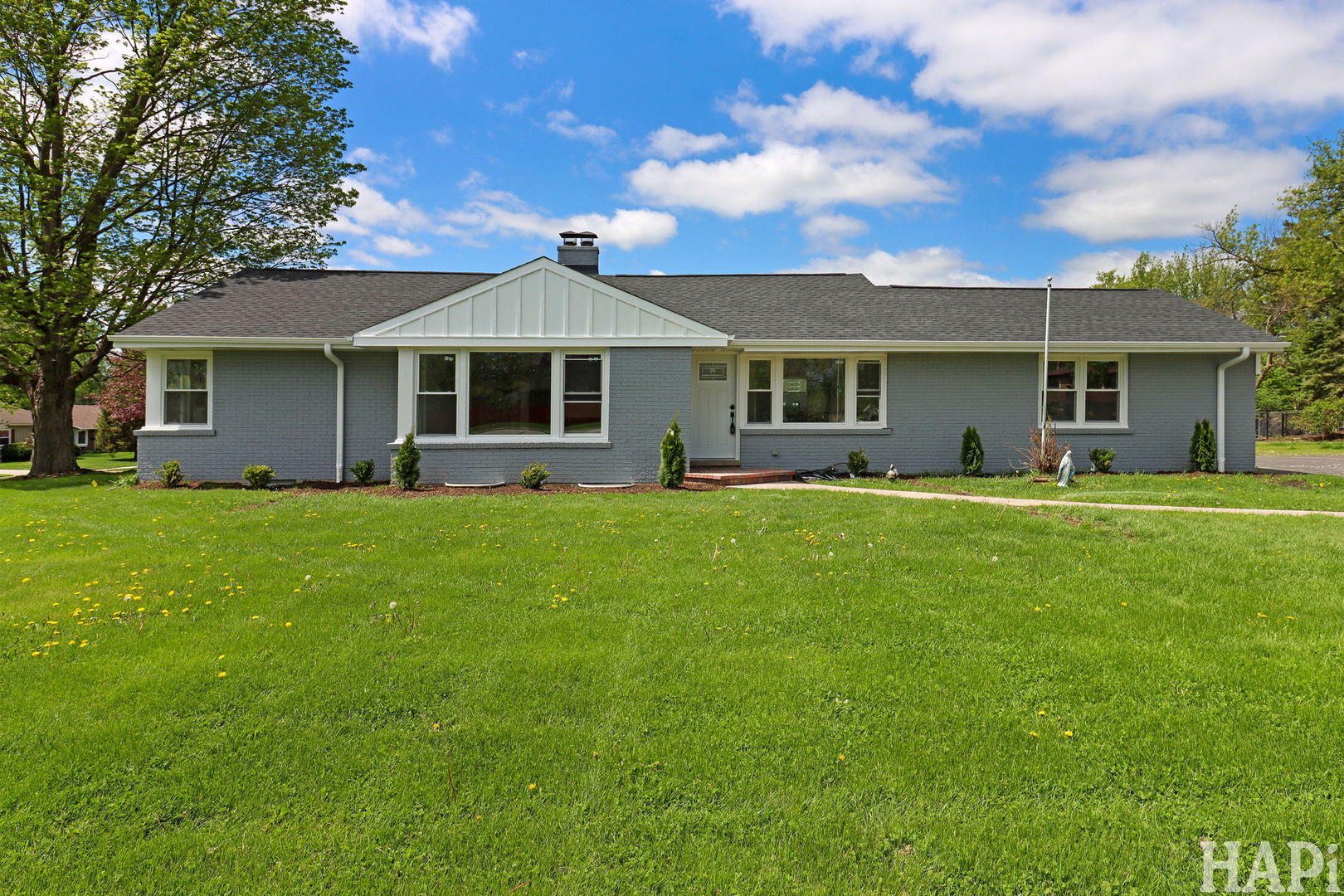 1100 North Hicks Road Palatine, IL 60067 - Photo 2 of 33 Gallery Image 2