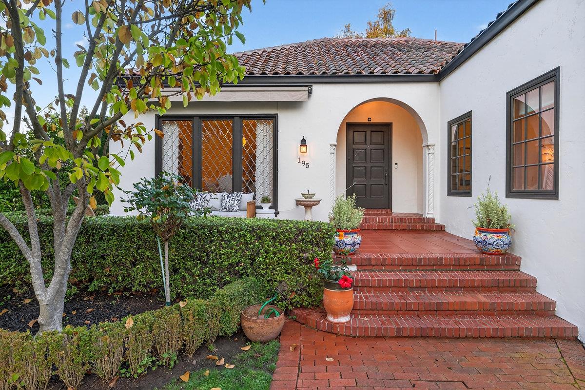 195 Warren Road San Mateo, CA 94401 - Photo 4 of 65