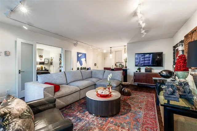 $285,000 | 3883 Turtle Creek Boulevard, Unit 909, Dallas, TX 75219