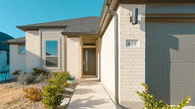 $2,400 | 465 Chase Creek Drive, Lavon, TX 75166