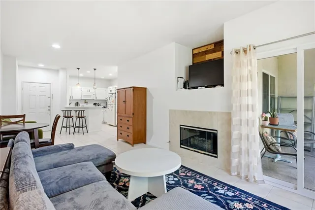 $314,999 | 26450 Arboretum Way, Unit 1006, Murrieta, CA 92563