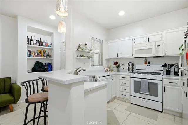 $314,999 | 26450 Arboretum Way, Unit 1006, Murrieta, CA 92563