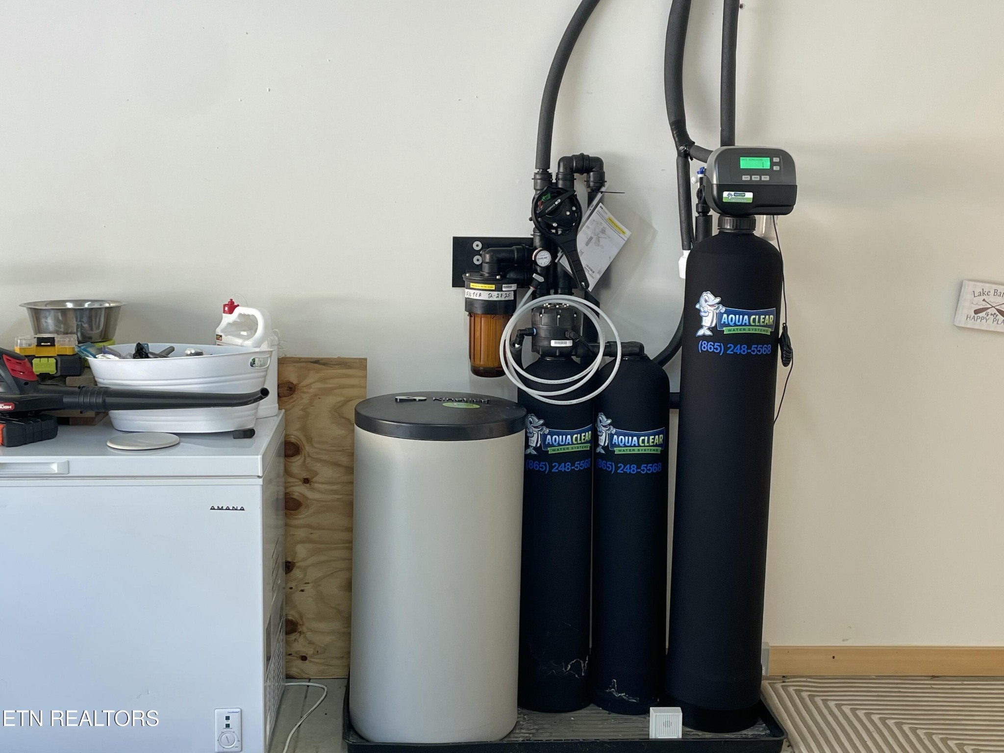 625 Bluff View Road New Tazewell, TN 37825 - Photo 40 of 57 a utility room with dryer and washer