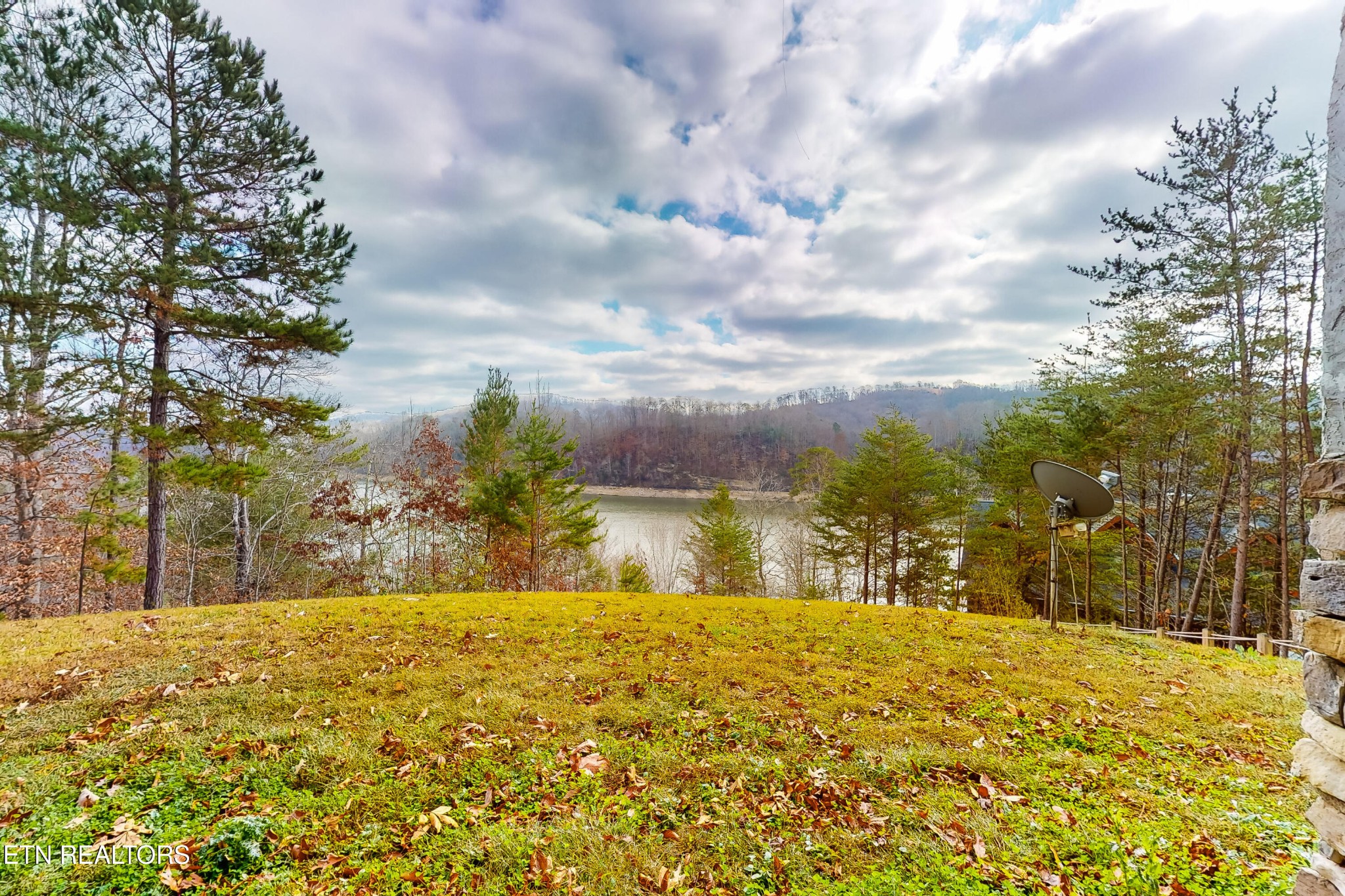 625 Bluff View Road New Tazewell, TN 37825 - Photo 54 of 57 a view of ocean with a building