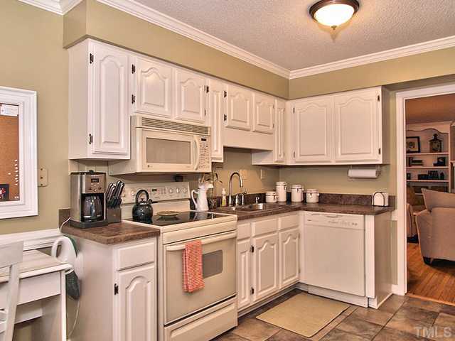4527 Hershey Court Raleigh, NC 27613 - Photo 7 of 25 Gallery Image 7