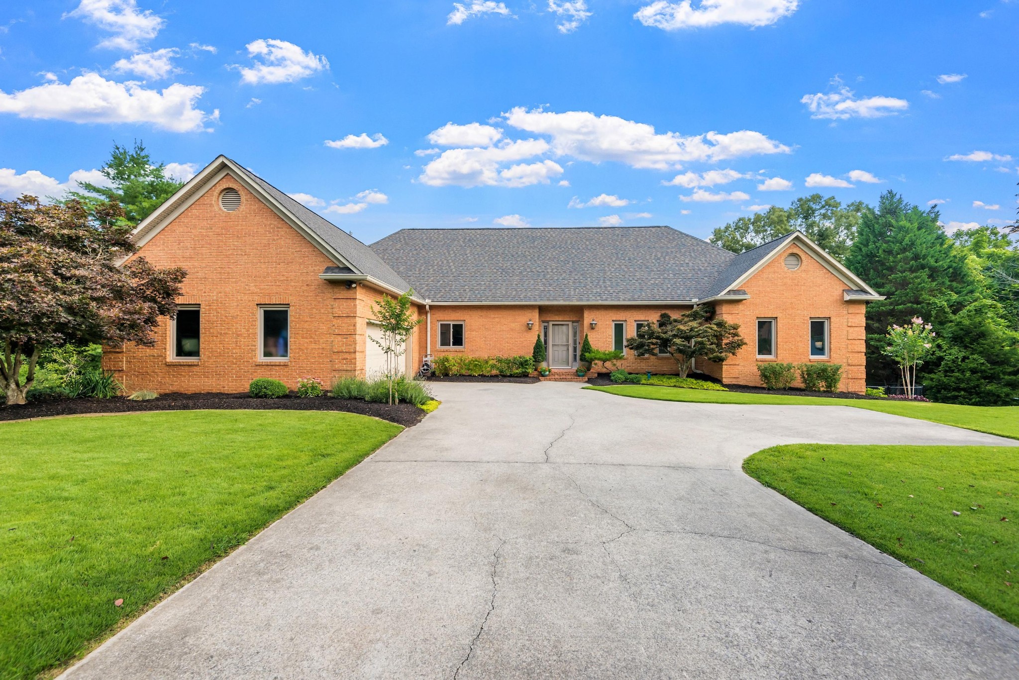 17 Radcliff Terrace Oak Ridge, TN 37830 - Photo 3 of 39 Gallery Image 3