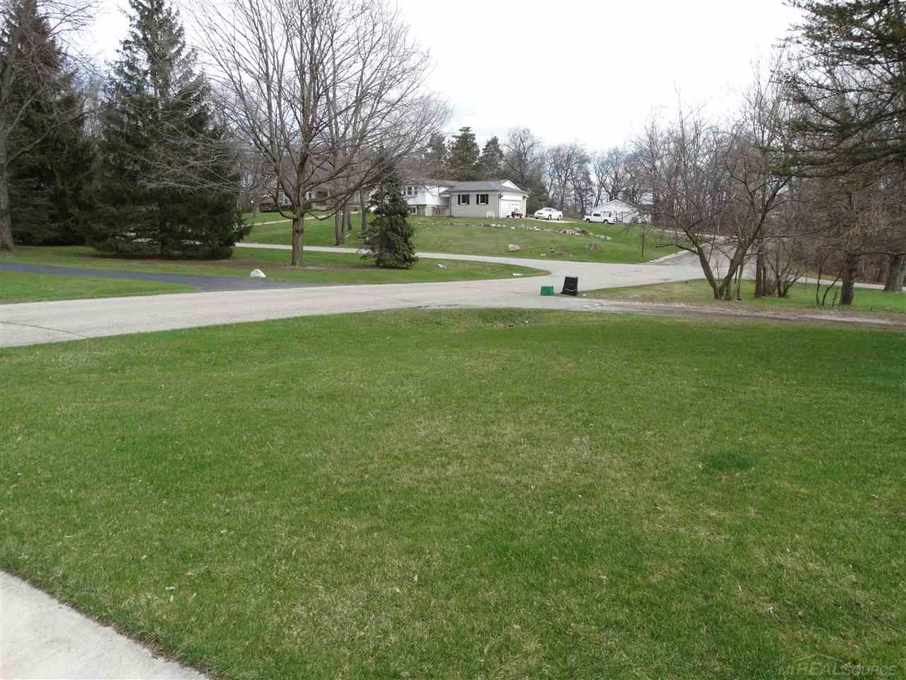 625 Ridgewood Road Rochester, MI 48306 - Photo 6 of 32 31286897-5.JPG