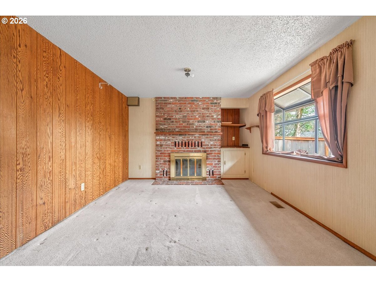 10036 Southwest 50th Avenue Portland, OR 97219 - Photo 15 of 34 Gallery Image 15