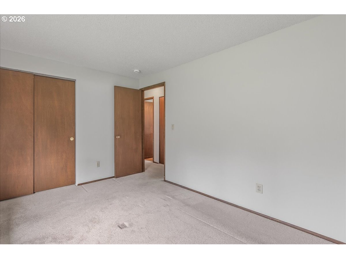 10036 Southwest 50th Avenue Portland, OR 97219 - Photo 18 of 34 Gallery Image 18