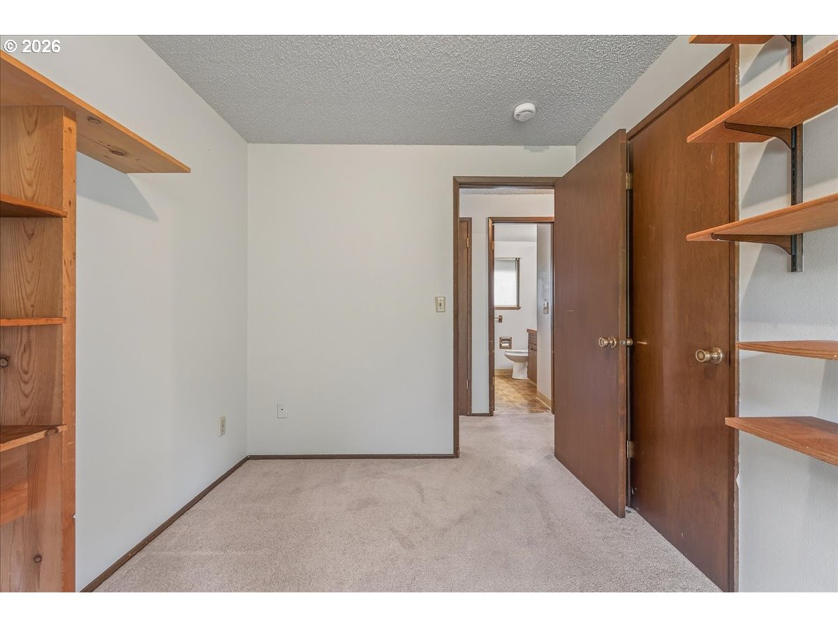 10036 Southwest 50th Avenue Portland, OR 97219 - Photo 26 of 34 Gallery Image 26