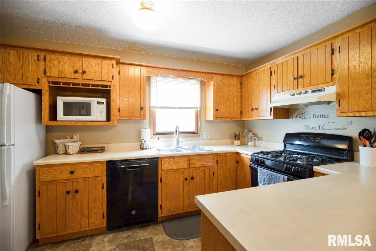 1100 Bolin Court Springfield, IL 62703 - Photo 5 of 15