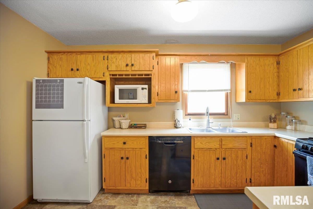 1100 Bolin Court Springfield, IL 62703 - Photo 6 of 15