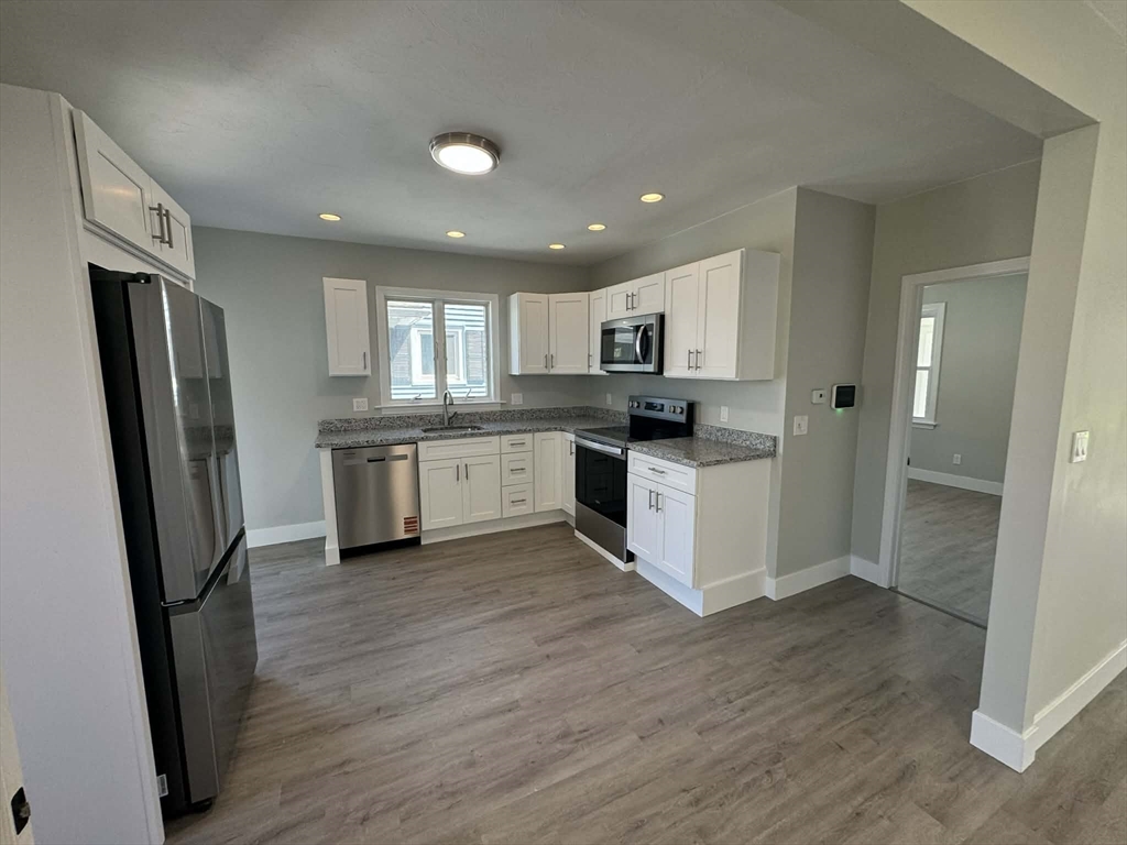 19 Weir Avenue Taunton, MA 02780 - Photo 12 of 29