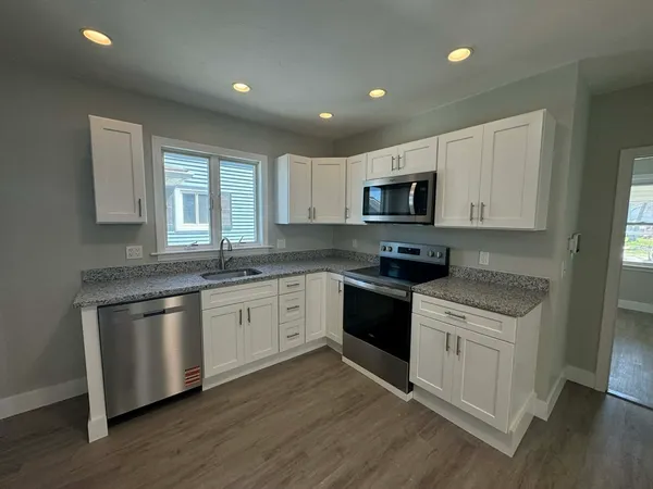 $499,999 | 19 Weir Avenue, Taunton, MA 02780