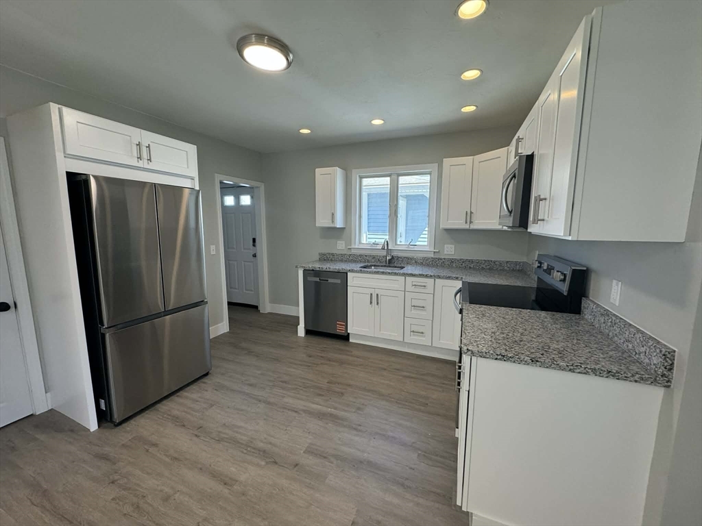 19 Weir Avenue Taunton, MA 02780 - Photo 9 of 29