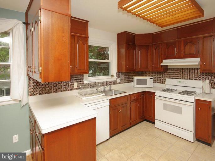 3713 Nimitz Road Kensington, MD 20895 - Photo 1 of 17 Kitchen
