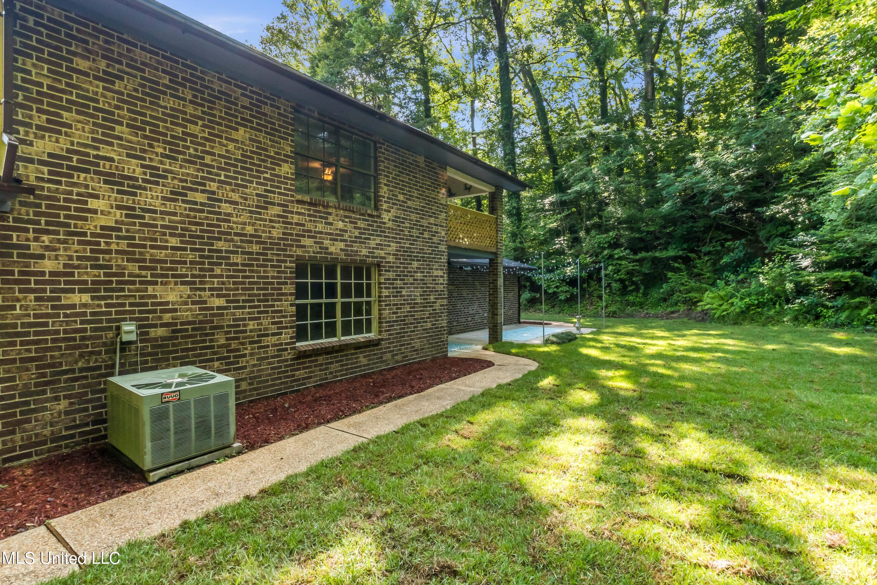 4922 Halls Ferry Road Vicksburg, MS 39180 - Photo 42 of 43 4922 Halls Ferry-35