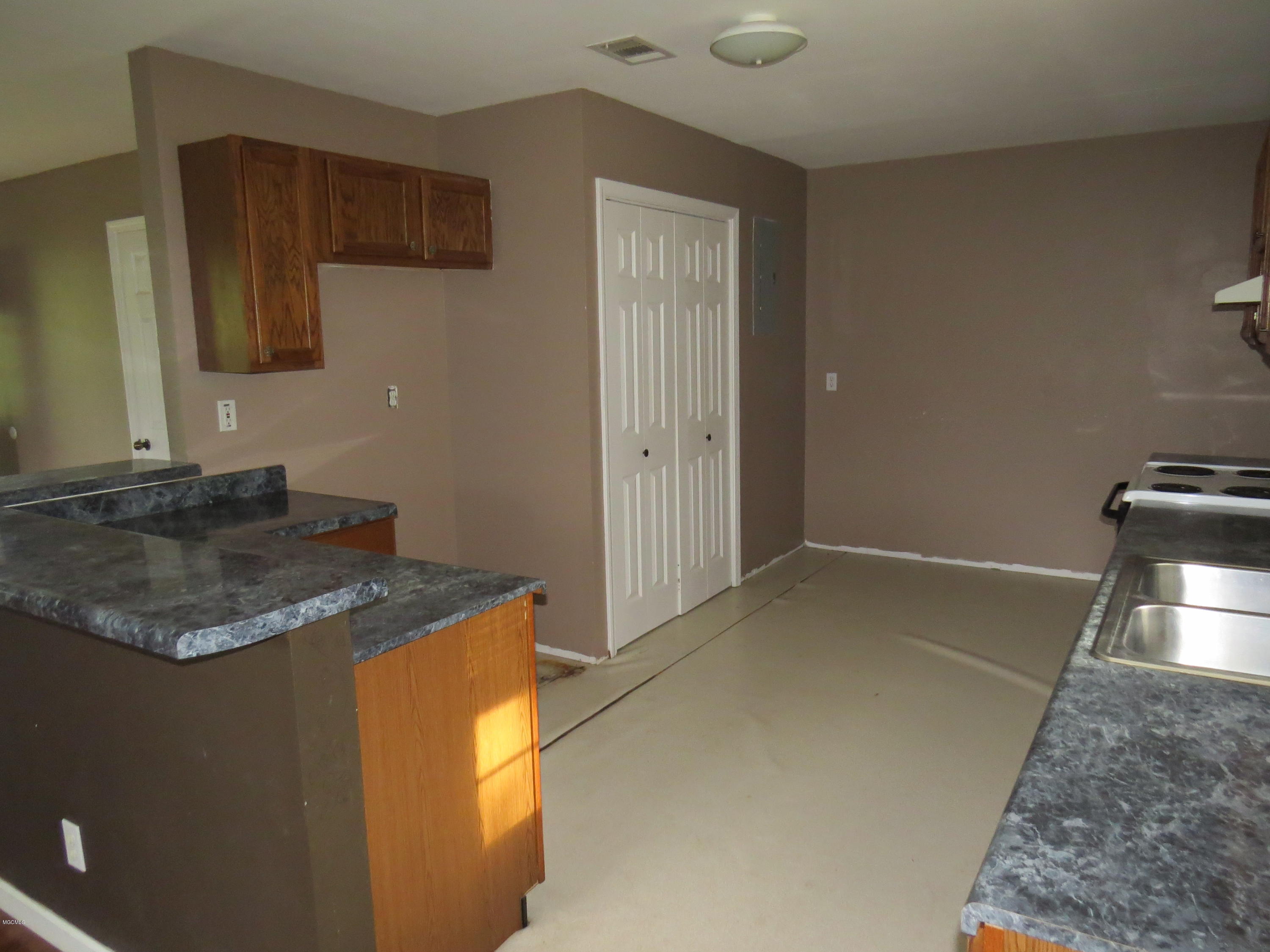 11364 Vidalia Road Pass Christian, MS 39571 - Photo 8 of 23 Kitchen