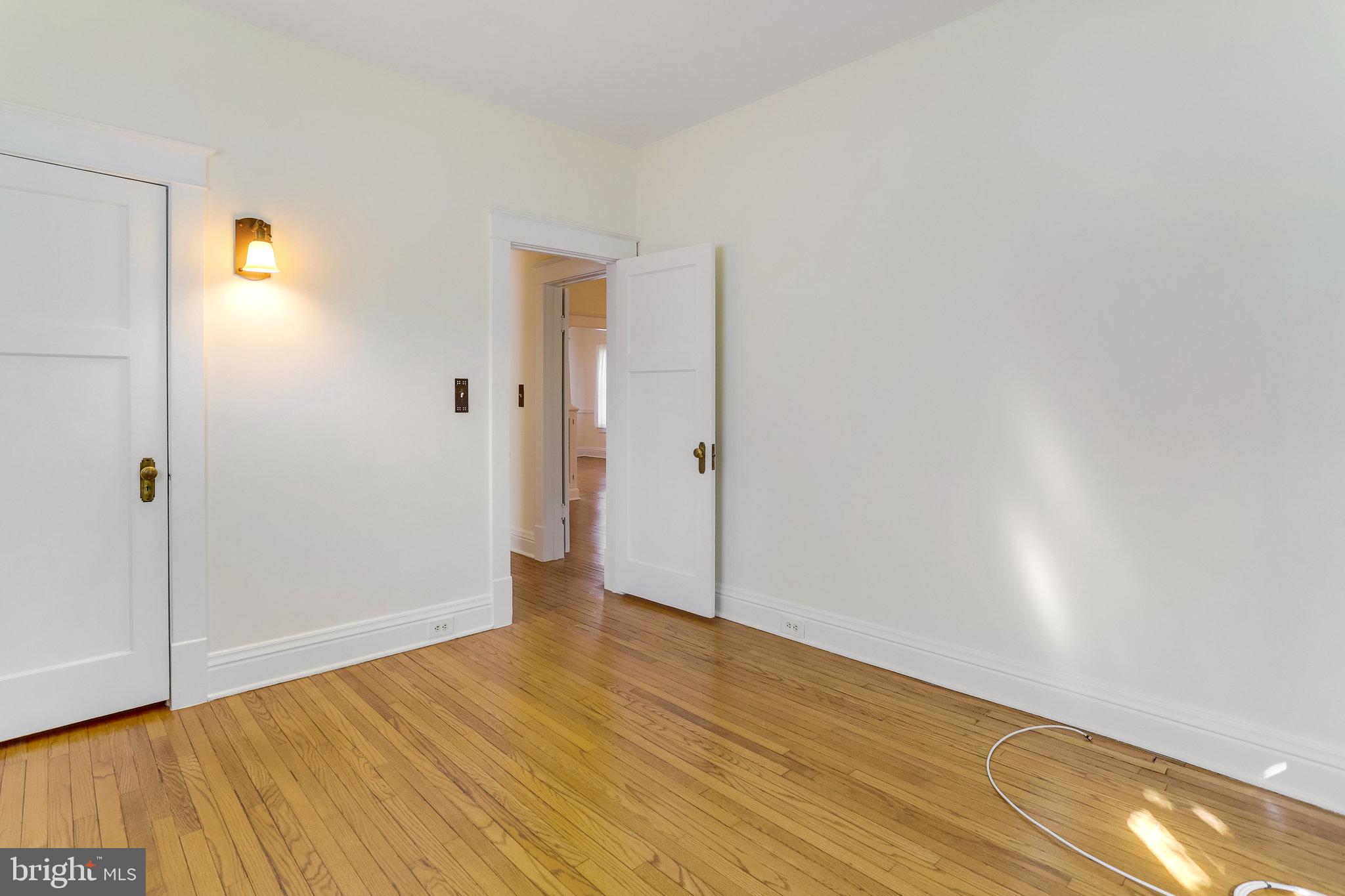 2436 North Glebe Road Arlington, VA 22207 - Photo 12 of 74 Notice the style of all light fixtures...