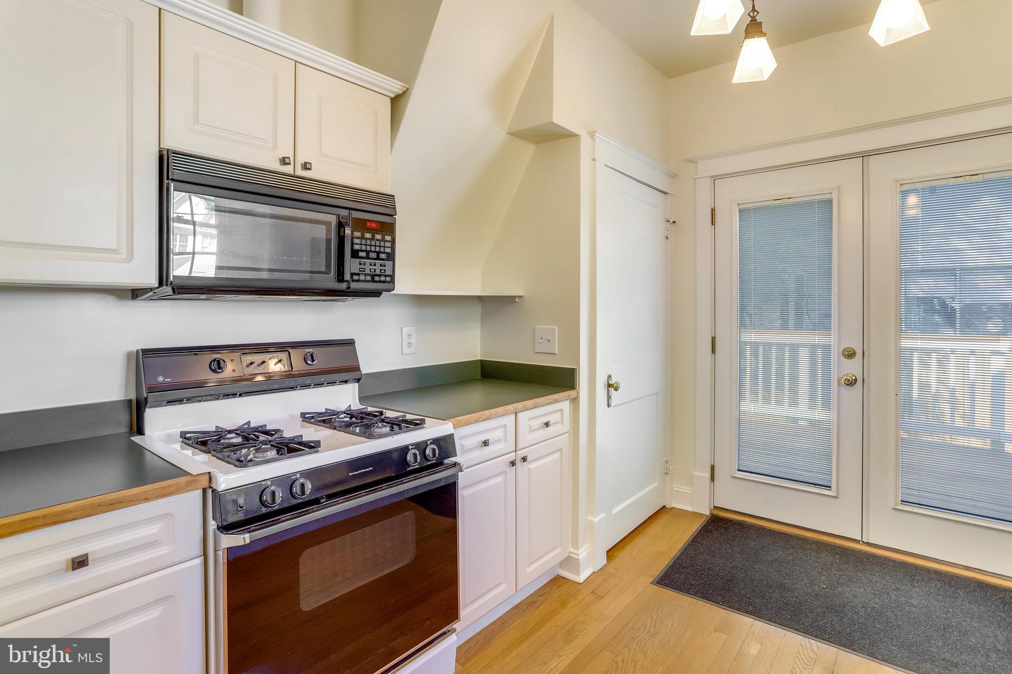 2436 North Glebe Road Arlington, VA 22207 - Photo 30 of 74 Easy access for groceries...