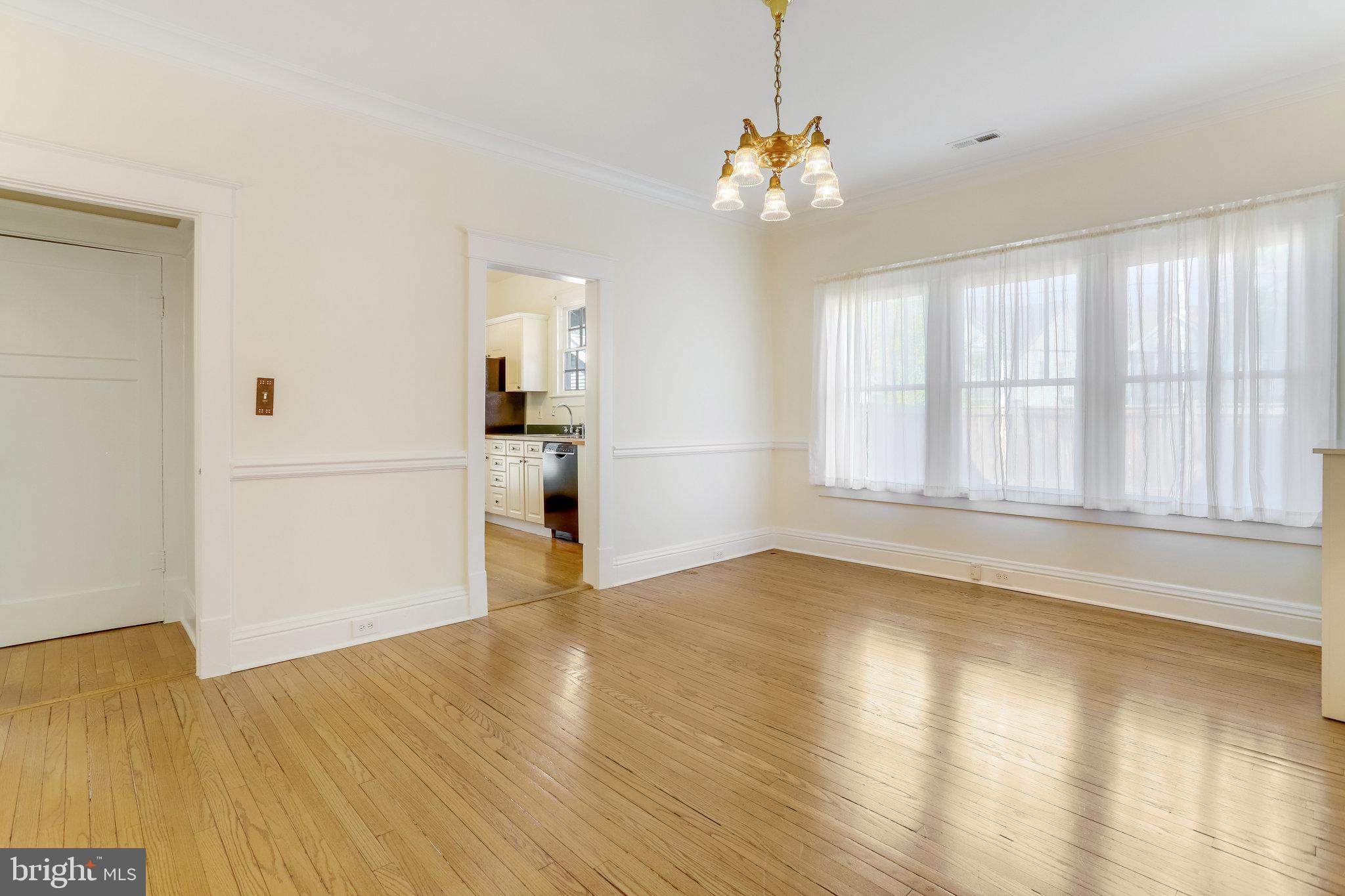 2436 North Glebe Road Arlington, VA 22207 - Photo 5 of 74 Enormous Dining Room