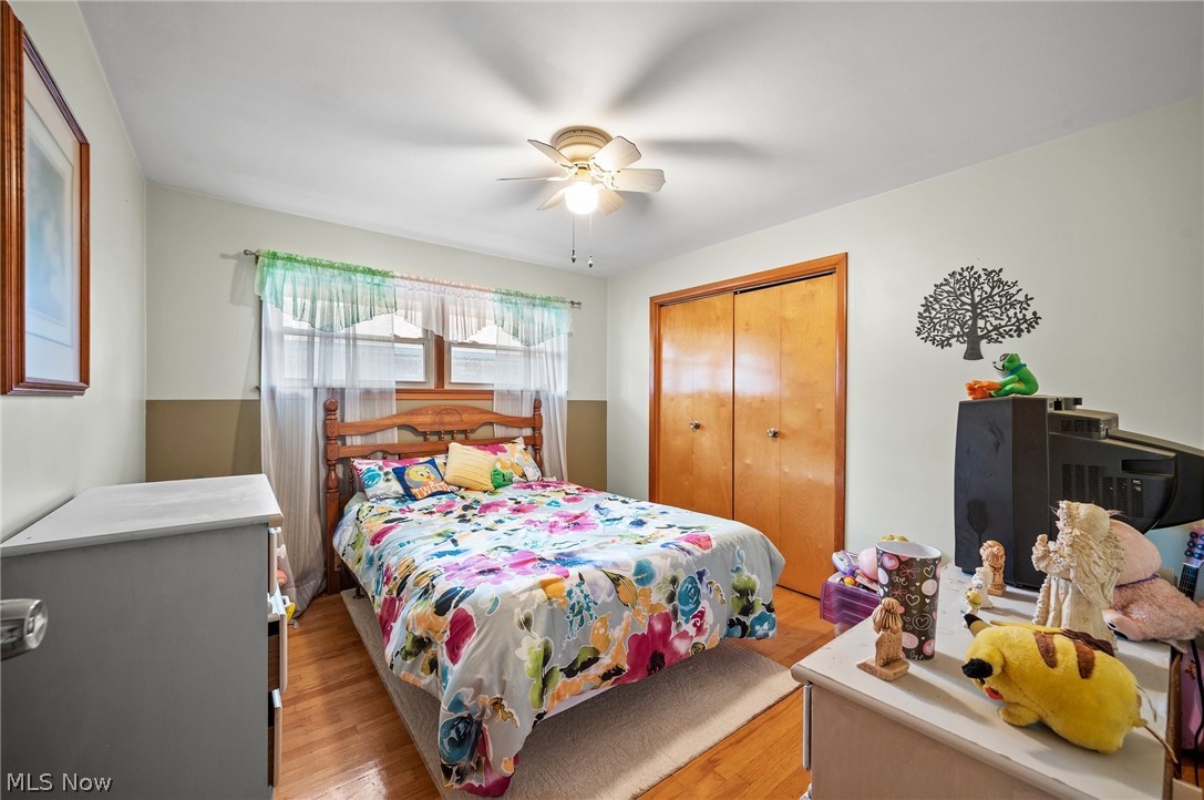 4113 Rabbit Run Drive Brooklyn, OH 44144 - Photo 20 of 28 Bedroom with wood floors