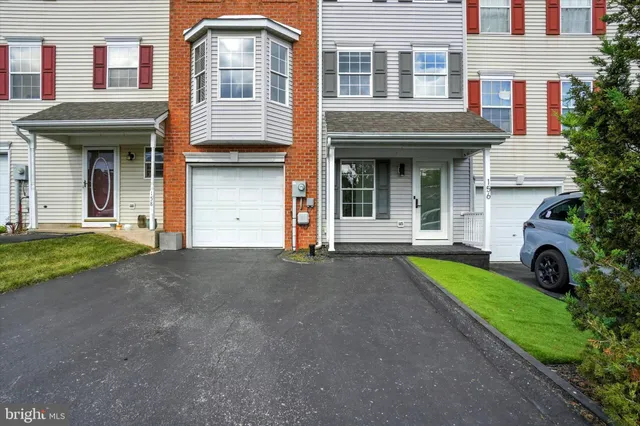 $284,900 | 156 Country Ridge Drive, Red Lion, PA 17356