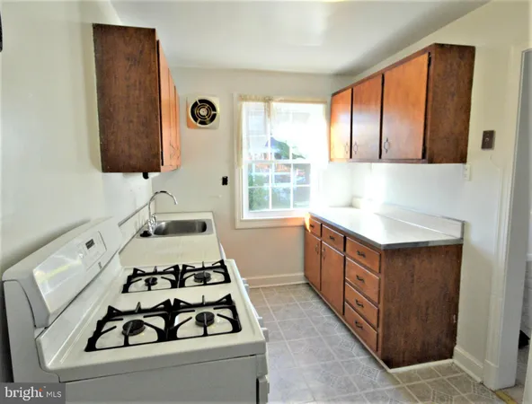 $3,300 | 4600 3rd Street North, Arlington, VA 22203